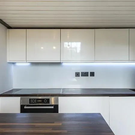 Ideal Luxury Apartment *